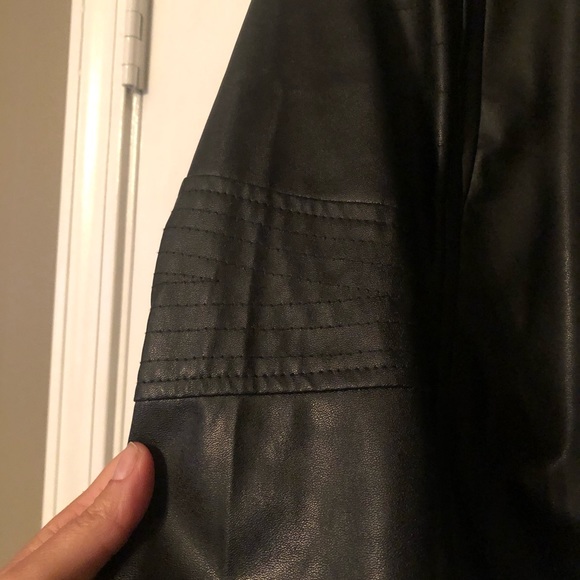 Sassy black jacket - Picture 4 of 5